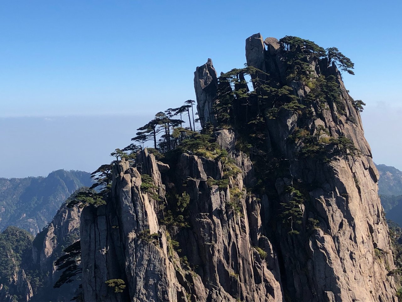 始信峰 · 不到始信峰不见黄山松