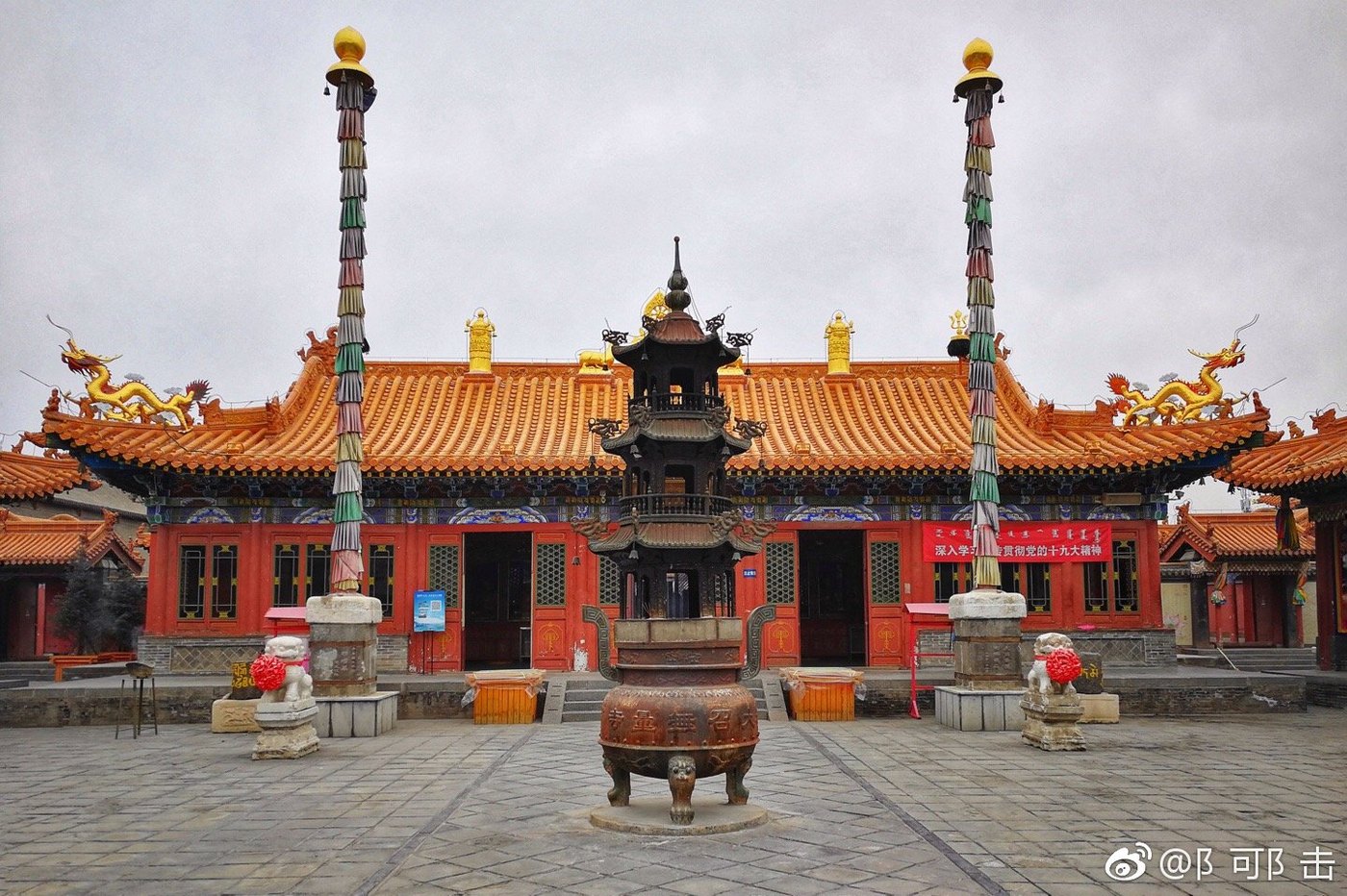 大召寺 · 银佛龙雕与明代壁画